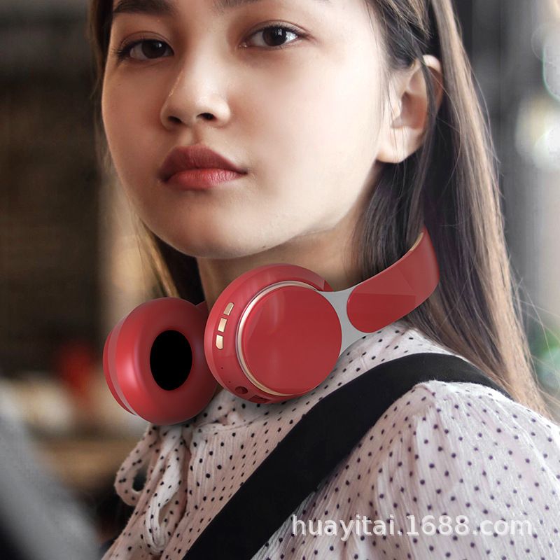 New cross-border popular wireless headset Bluetooth subwoofer stereo plug-in card sports computer headset.