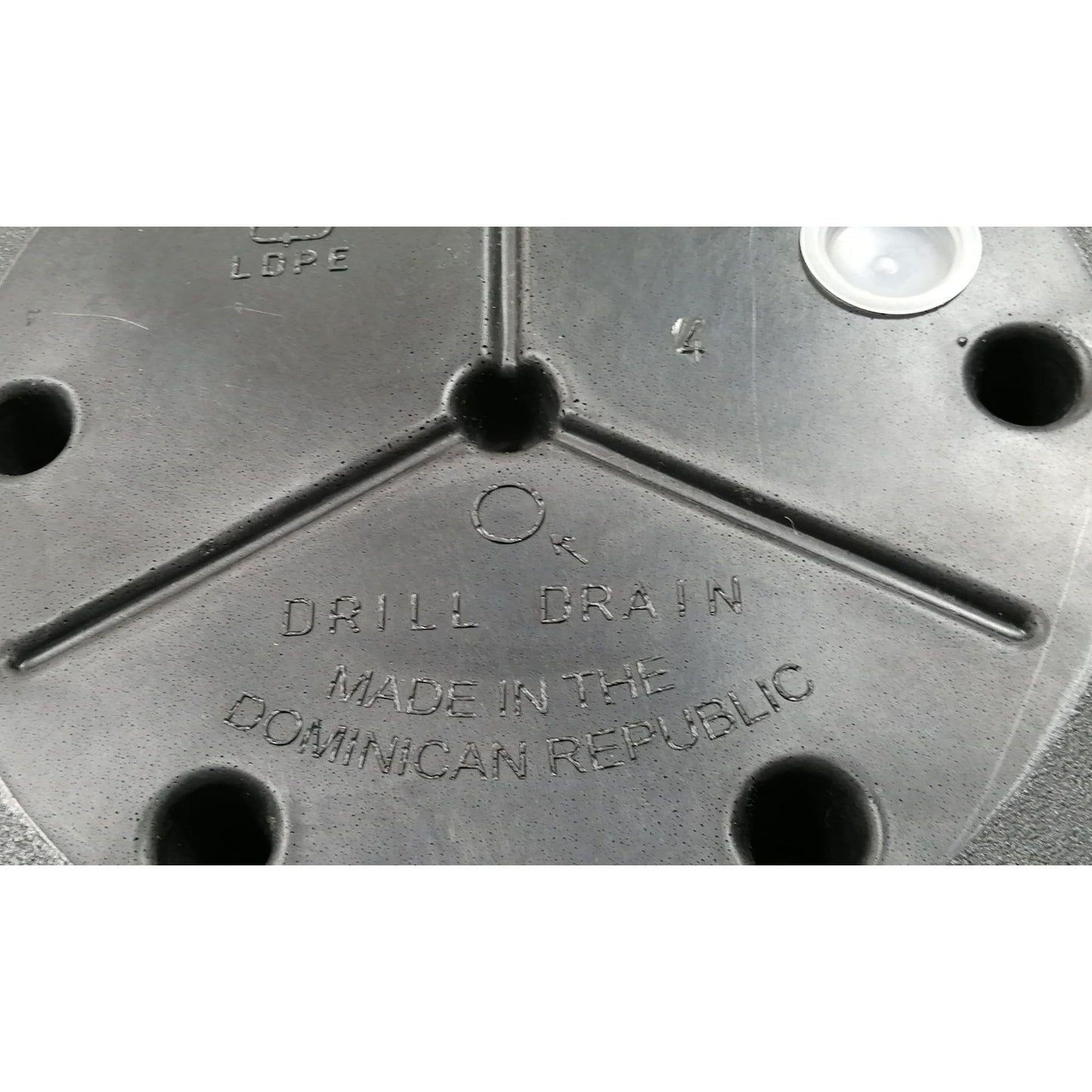 456074101